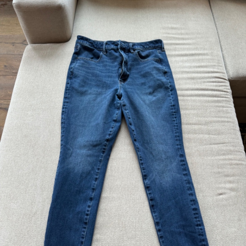 Barely used clothes - Picture 8 of 16